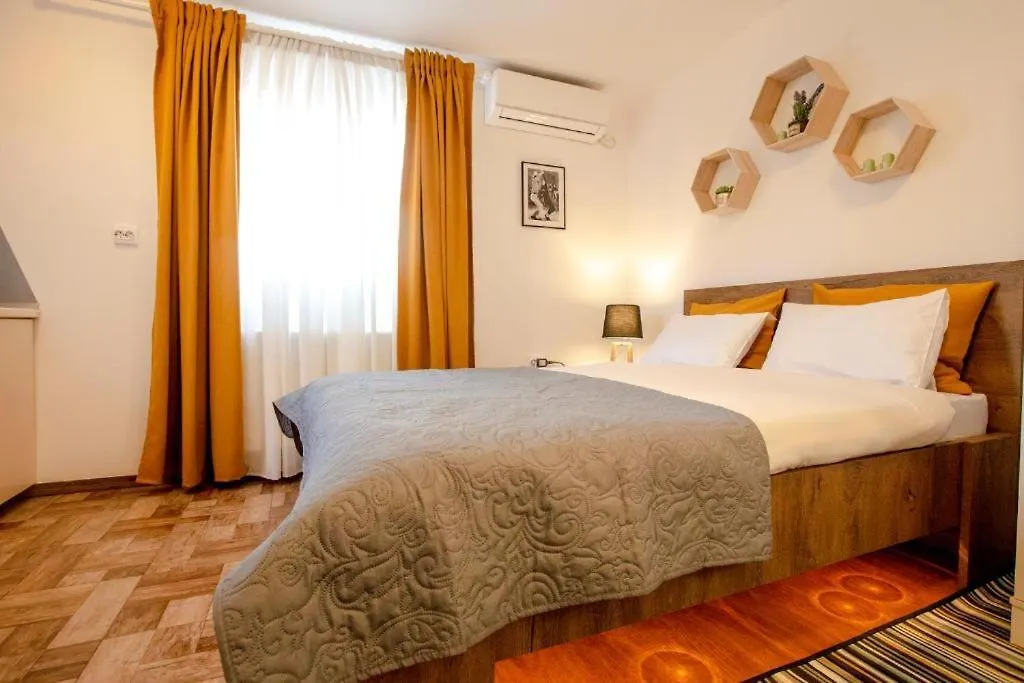 Color Apartments Old Town Center Bucureşti