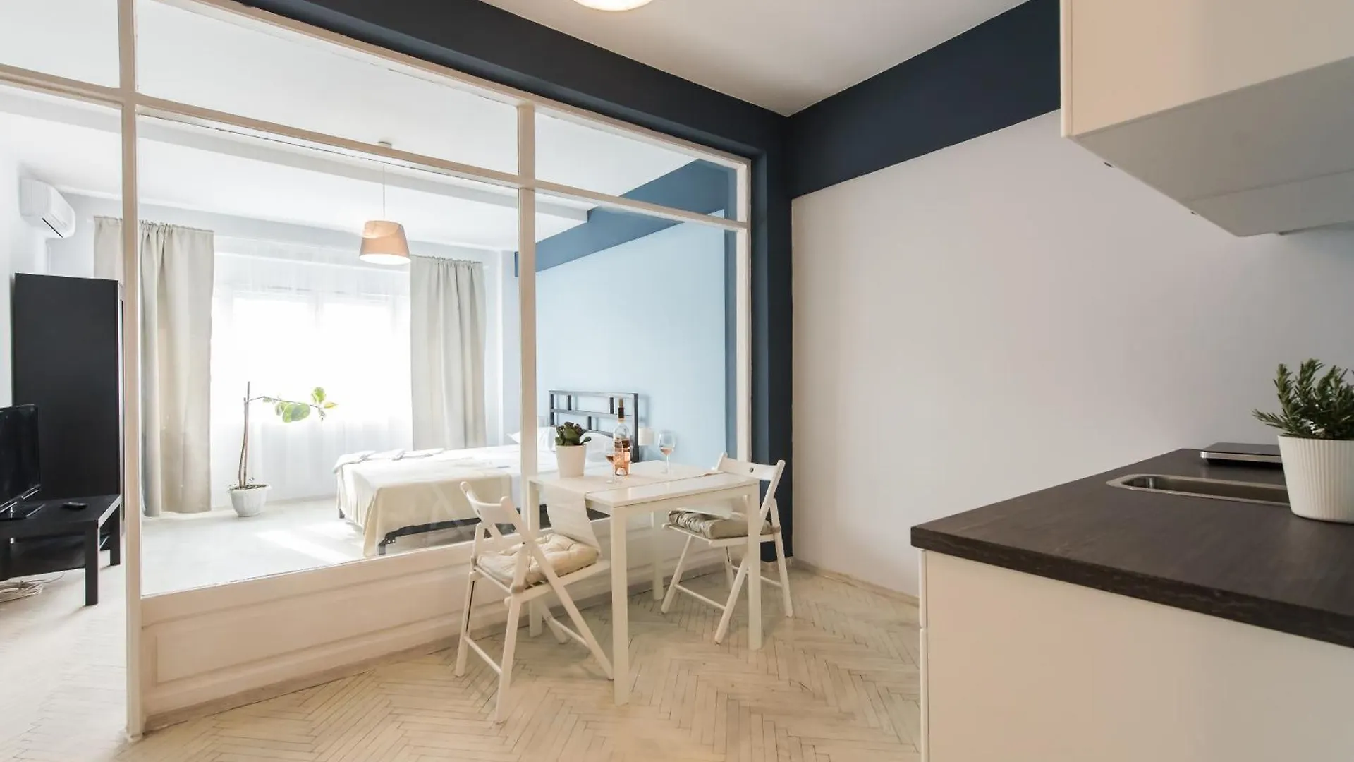 Color Apartments Old Town Center Bukarest